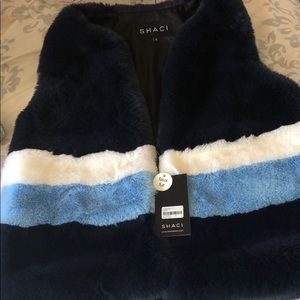 F21 Shaci Faux Fur Vest !!